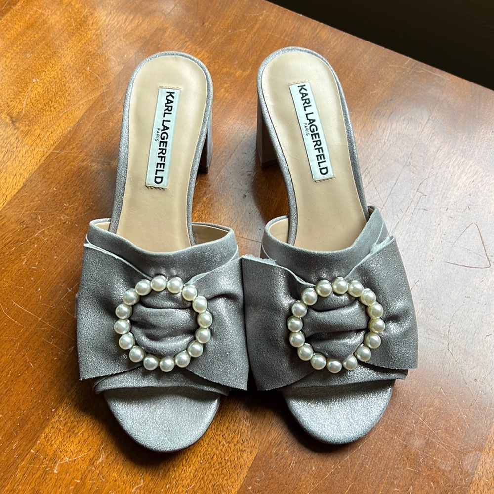 Karl Lagerfeld Henri Bow Pearl Pewter Metallic Suede Block Heel Dress Mules 7.5